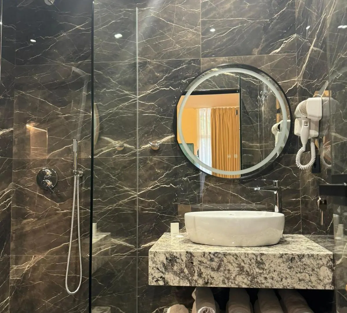 *** Szálloda Villa Lamer Durrës Albánia